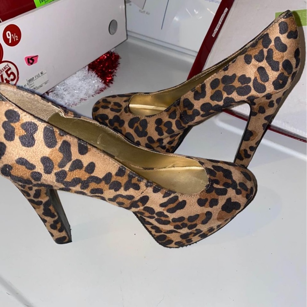 Leapard print heels